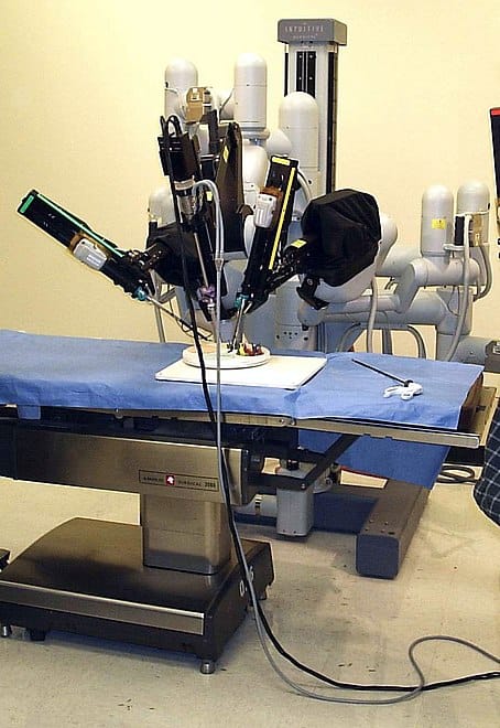 الجراحة الروبوتية دليلاً للتطور التكنولوجي في مستقبل الطب