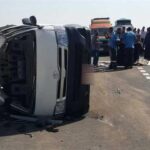 حادث انقلاب سيارة ميكروباص بالمنيا: إصابة 20 طالبًا 
