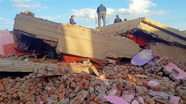 إصابة 6 أشخاص نتيجة لإنهيار منزل مكون من طابقين بمحافظة أسيوط