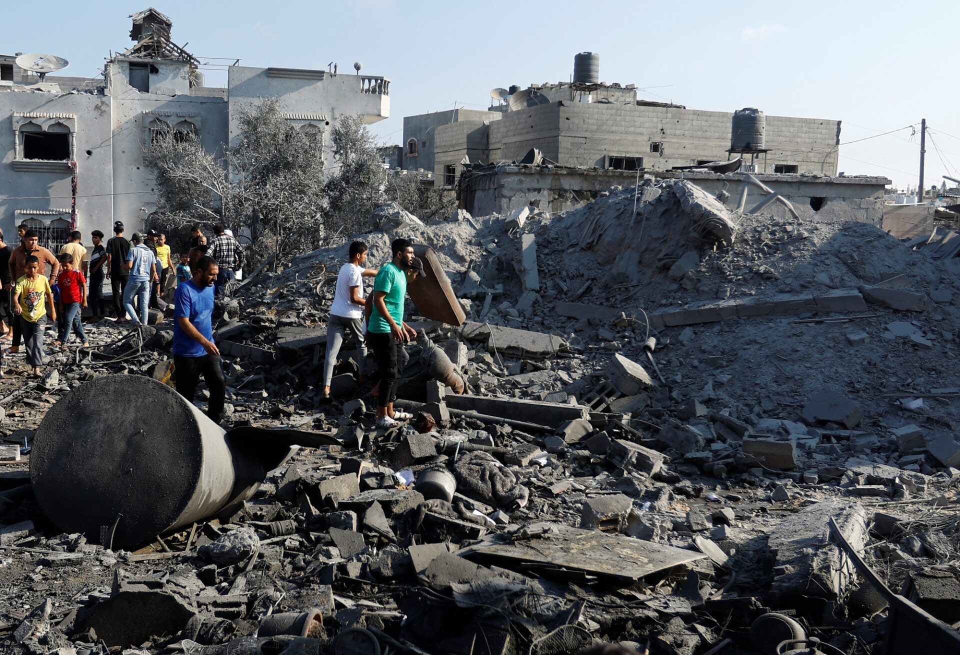 شهداء وإصابات واعتقالات وهدم في العدوان الإسرائيلي المتواصل على فلسطين 